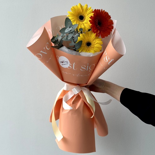Цветочный букет ромашковых хризантем - Доставка цветов в Тирасполе от 500 рублей ПМР