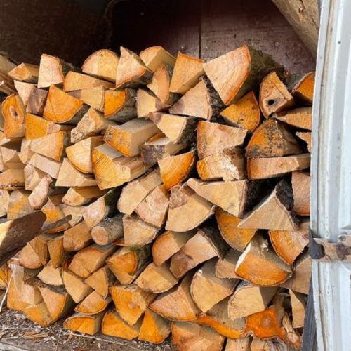 Быстрая доставка грузовиками сухих дров в укладку Питер - компания ЧЕСТНЫЙ куб СПб