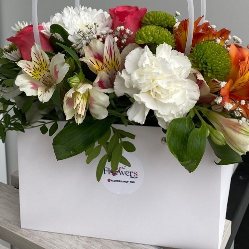Эффектные цветы в корзине - купить и заказать доставку букетов в Тирасполе