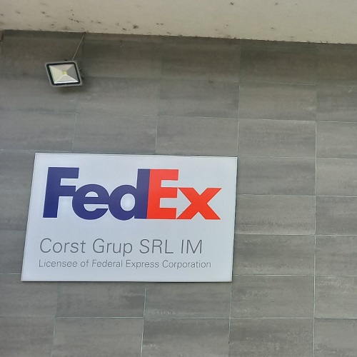 Fedex вывеска международной транспортной компании в Кишиневе