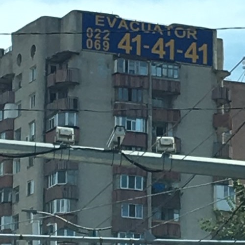 Вызвать эвакуатор в Кишиневе EVACUATOR. Платформа для эвакуации автомобиля в Молдове без выходных и праздников