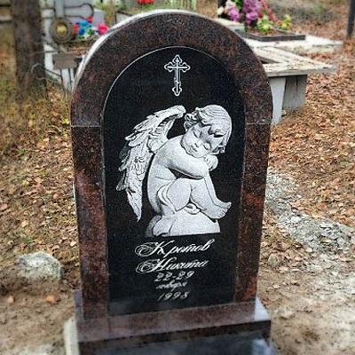 Черный гранит - памятник и монументы на могилу из черного гранита в Приднестровье установка и изготовление