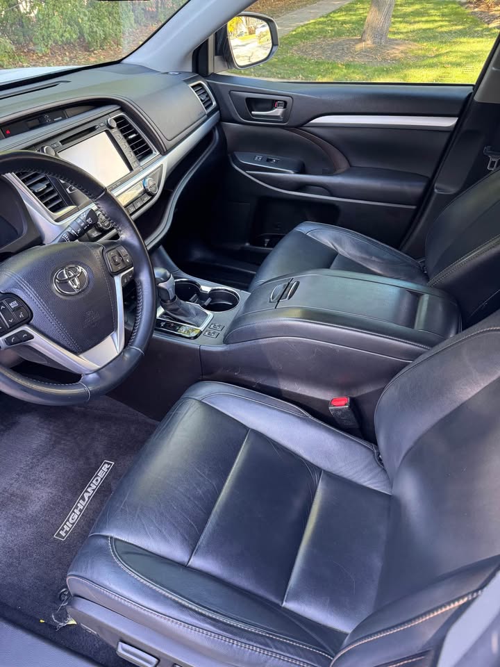Best Deal! 2017 Toyota Highlander – Chicago, Naperville, Schaumburg, Joliet, Elgin
