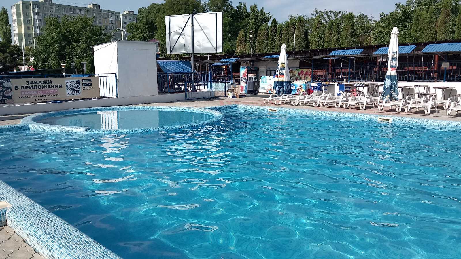 Где Искупаться в Бендерах? Бассейн OASIS PARK Ждет Вас