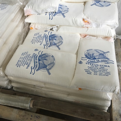 Мука для выпечки в пакетах и мешках Moara de Famile от Мука для выпечки в пакетах и мешках Moara de Famile от 05 kg до 20 kg по оптовой цене от производителя.