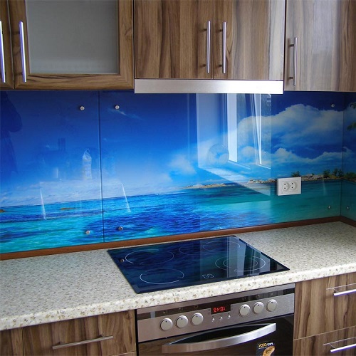 Фартук из стекла на стену на кухне в голобом стиле. Тирасполь.