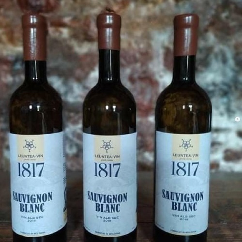 Вино для праздника Leuntea Vin 1817. Sauvignon Blanc 0,75 L.